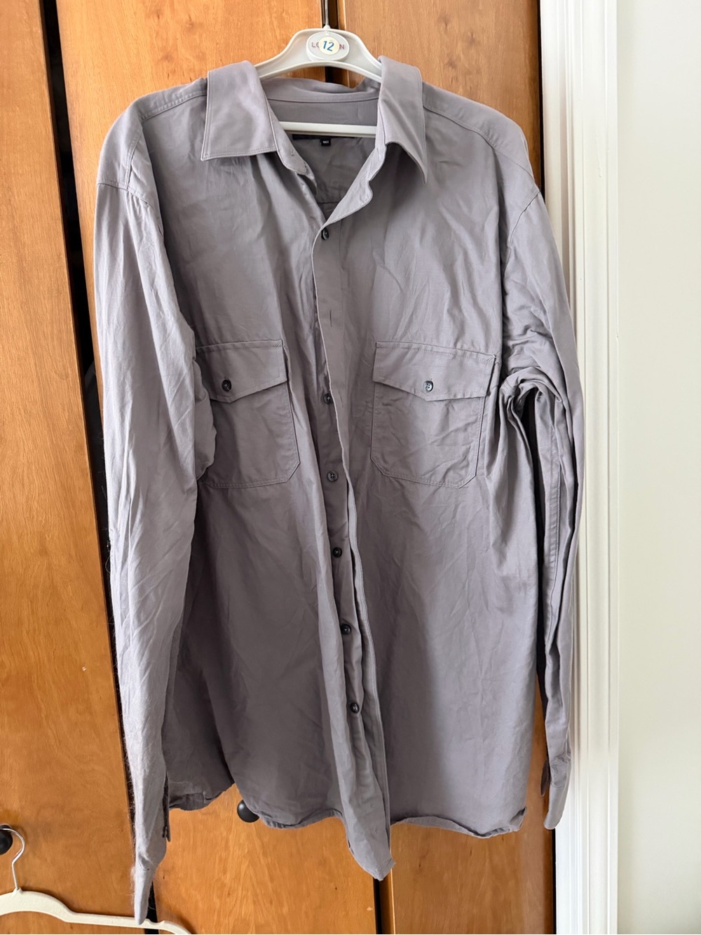 Synergy Men's Button-Up Shirt in Light Gray